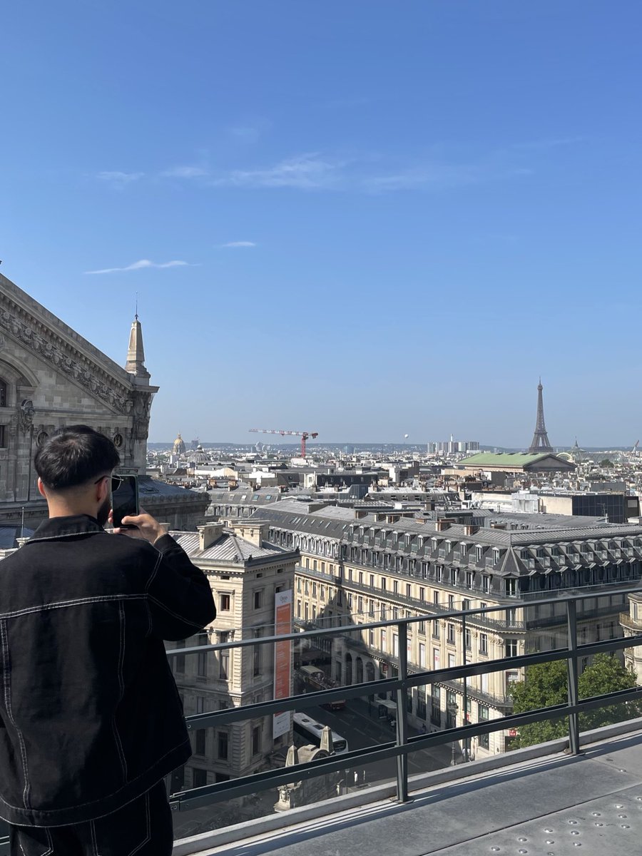 abujii_'s tweet image. Paris 🇫🇷