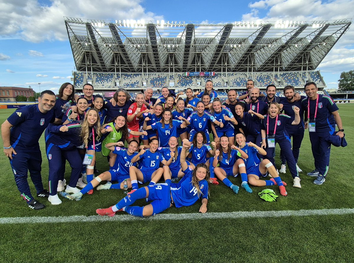 Azzurrine in semifinale all’Europeo! 💙

L’Italia perde 2-1 contro la Francia ma si qualifica come seconda nel girone A 🇮🇹

🔜 Martedì 24 la semifinale. Brave ragazze 👏

#Under19 #Azzurrine