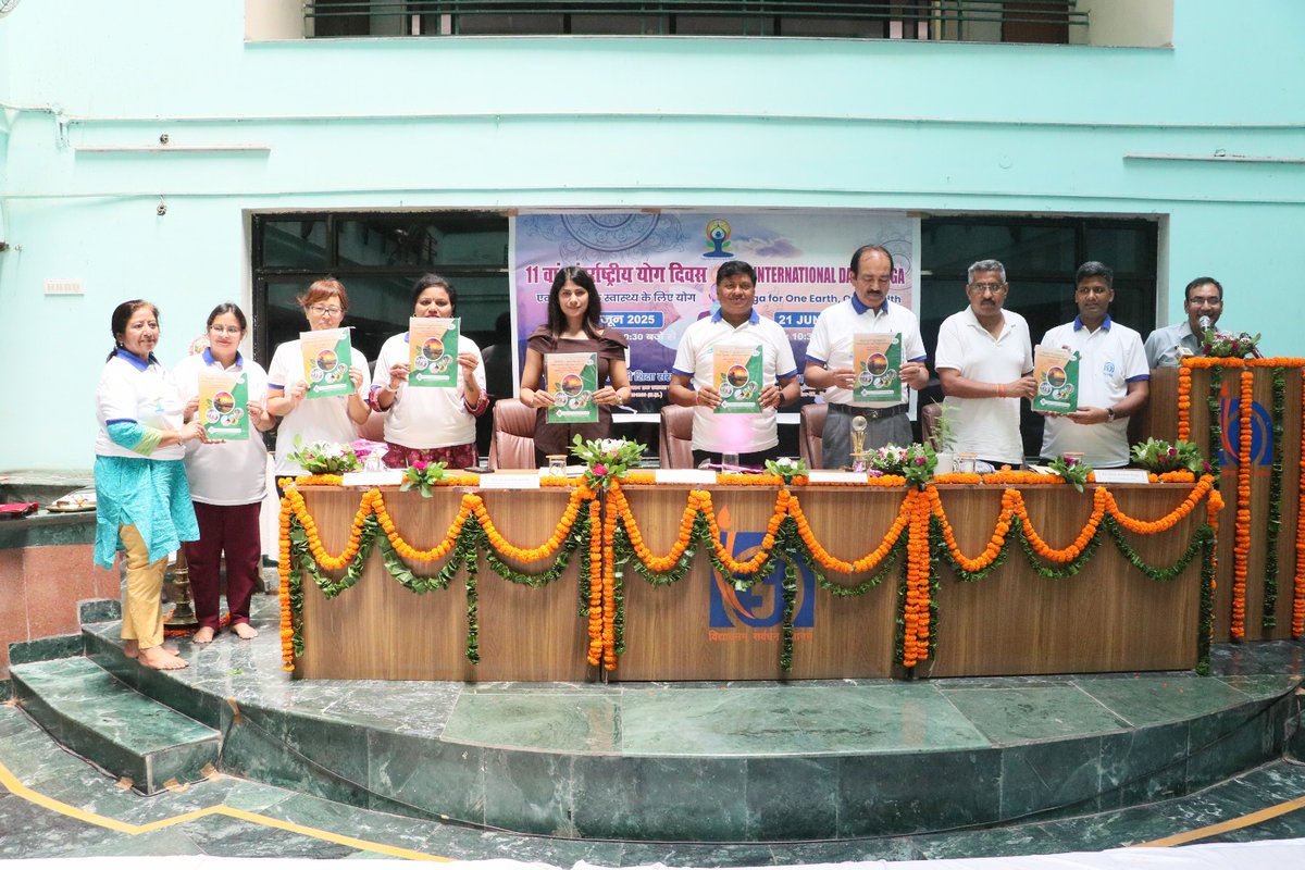 🧘‍♂️ #NIOS celebrated #InternationalYogaDay2025 with great enthusiasm at its HQ in Noida!
📚 Launched DNYS English material &amp; announced Yoga (Sports) courses with SPEFL-SC.
🌍 Theme: Yoga for One Earth, One Health
📸 Glimpses: 👇
#IDY2025atNIOS #YogaDay