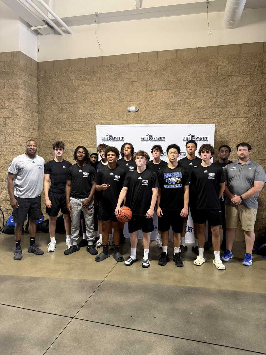 Great weekend at SCHSL Live Event for Eagles finishing 3-1. Lots of progress made against tough competition. Back to work on Monday! 

#EastsideHoops #TrustTheProcess #SummerHoops