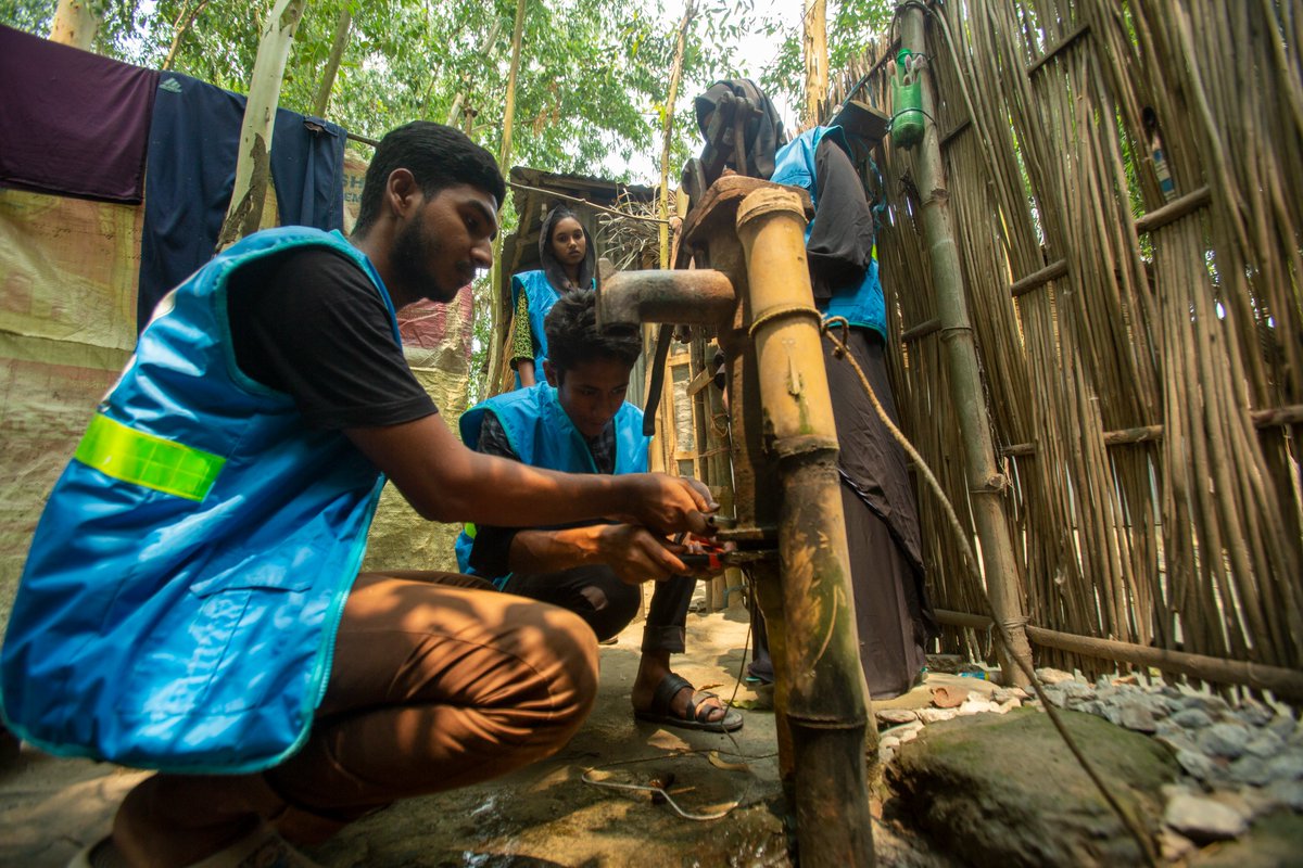 As in every flood season, Friendship #floodvolunteers lead the way in preparation. Here, a volunteer repairs a tube well ahead of the July monsoon, ensuring safe water access for families at risk. This is not charity. This is community-led resilience in action.

📷 Emdadul Islam