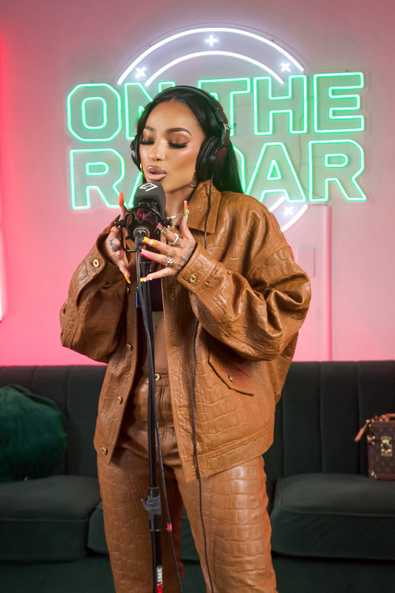 O N  T H E  R A D A R

Artist: <a href="/TheLeARobinson/">LeA Robinson</a> 
📸: <a href="/ChrishnaDaGod/">DA DON 🇩🇴🇩🇴</a>