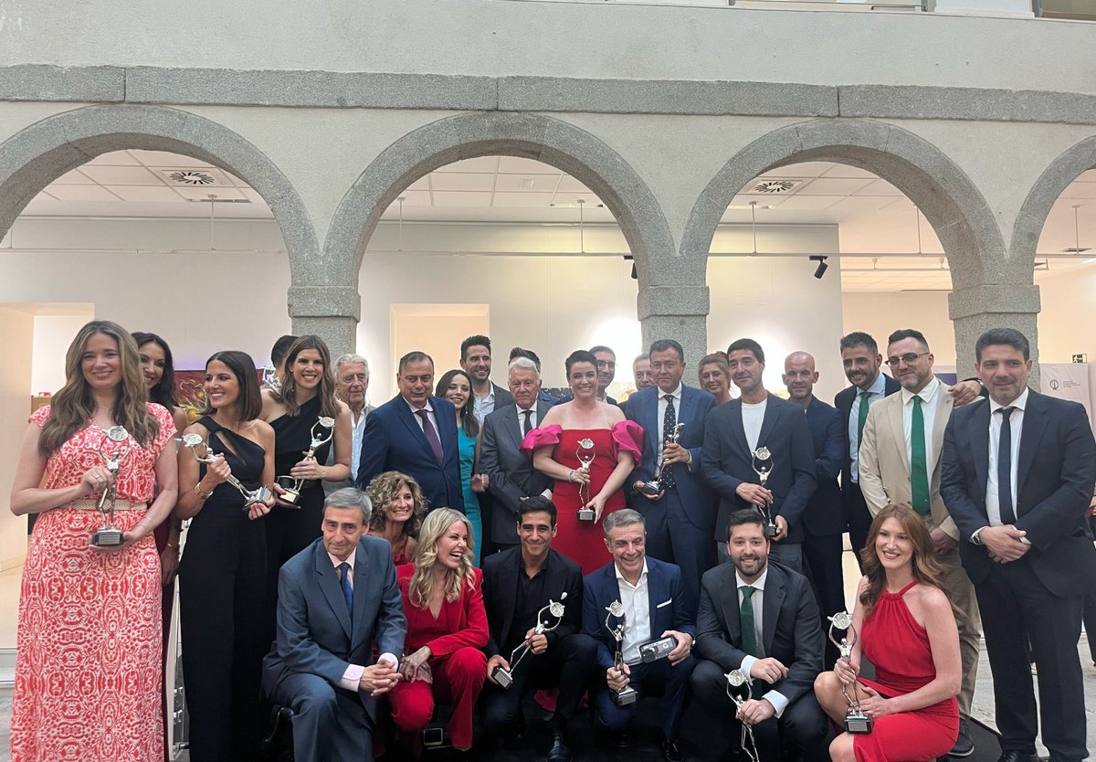 <a href="/Sergivalentin_/">Sergio Valentín</a> <a href="/FutbolesRadio/">Futbol EsRadio</a> <a href="/federacionARTVE/">Federación de asociaciones de radio y tv de España</a> Los premiados con la #AntenasdePlata2025 en la 31° Edición de galardón que concede la Asociación de Profesionales de Radio y Televisión de España.