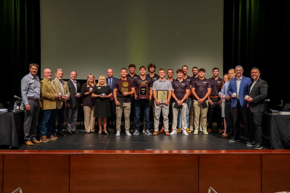 During this week’s District Board of Trustees meeting, the Men’s Baseball Team was honored for their remarkable championship victory. 

Congratulations to our athletes and coaching staff for a historic season! 

Go Bobcats! 😼

#BackTheCats 🐾