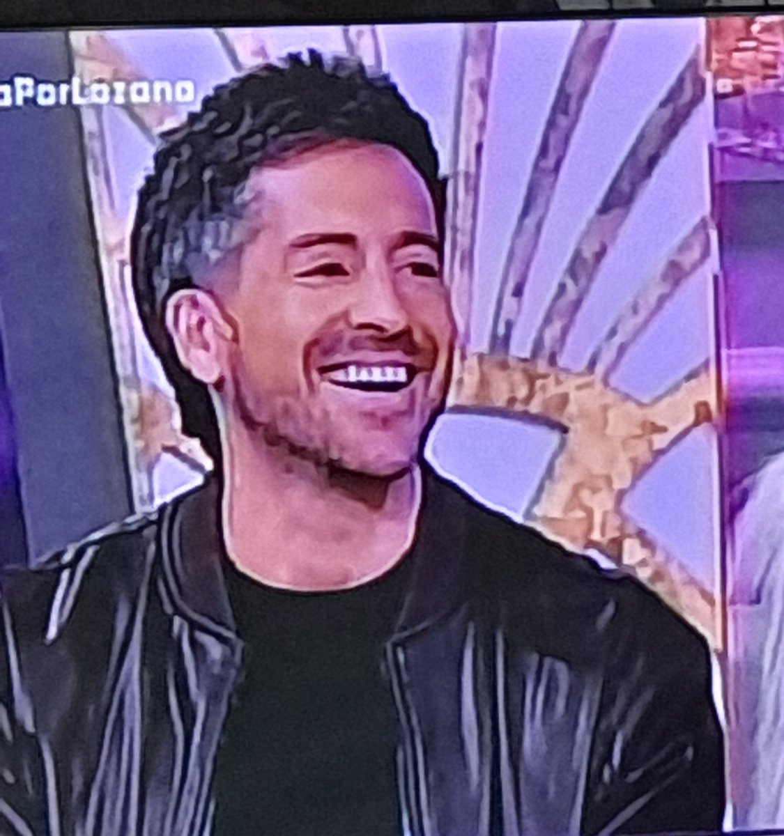 irmaladevinista's tweet photo. Y Devi tiene aguante ๐๐ซถ๐ฆ๐ท la #devineta TE AMA #CortaPorLozano https://t.co/xKWoM6lQ8A