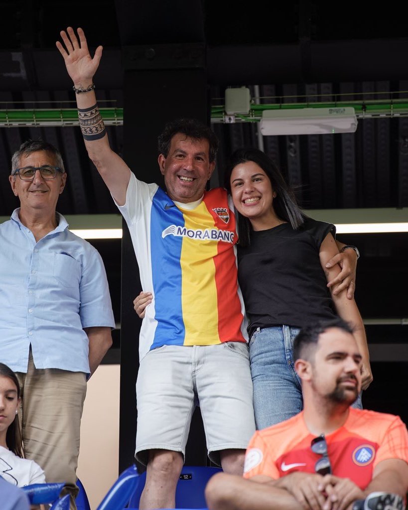 fcandorra's tweet image. 🙌🏼 Gairebé 300 tricolors es 𝐝𝐞𝐬𝐩𝐥𝐚ç𝐚𝐫𝐚𝐧 𝐝&apos;𝐀𝐧𝐝𝐨𝐫𝐫𝐚 𝐚 𝐏𝐨𝐧𝐟𝐞𝐫𝐚𝐝𝐚 per animar l&apos;equip

🚍 Un autobús sortirà del Principat dissabte al matí

📺 Els que no puguin viatjar, podran seguir plegats el partit a la pantalla gegant d&apos;Encamp

#FemhoJunts…