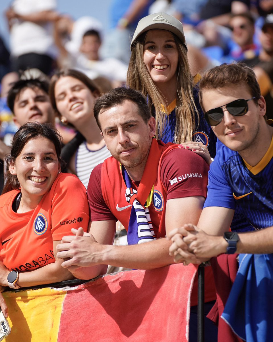 fcandorra's tweet image. 🙌🏼 Gairebé 300 tricolors es 𝐝𝐞𝐬𝐩𝐥𝐚ç𝐚𝐫𝐚𝐧 𝐝&apos;𝐀𝐧𝐝𝐨𝐫𝐫𝐚 𝐚 𝐏𝐨𝐧𝐟𝐞𝐫𝐚𝐝𝐚 per animar l&apos;equip

🚍 Un autobús sortirà del Principat dissabte al matí

📺 Els que no puguin viatjar, podran seguir plegats el partit a la pantalla gegant d&apos;Encamp

#FemhoJunts…