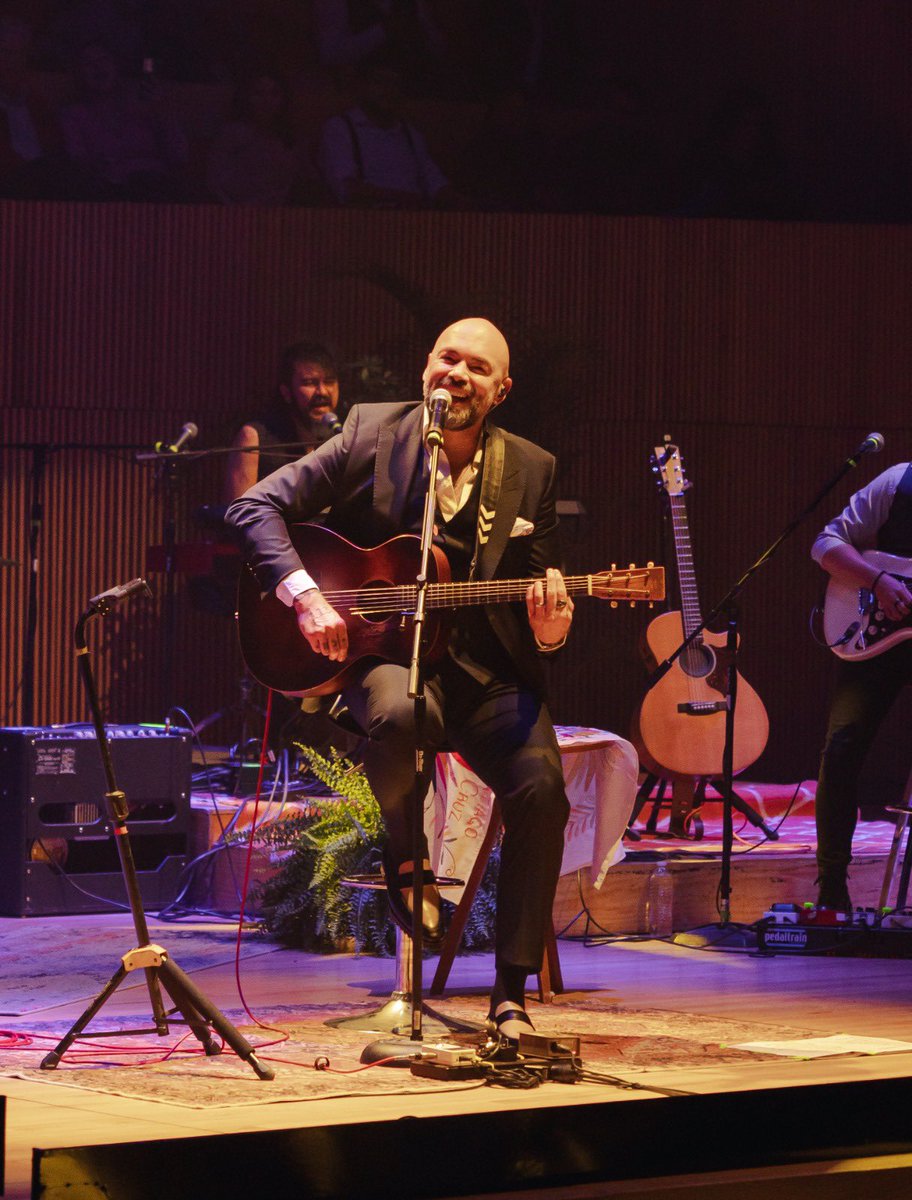 CHILE!!! 🇨🇱VOLVEMOS A ENCONTRARNOS! 🔥🙌🏻 Llegamos con nuestra #QuinceDeCaminosLaGira a este maravilloso país el 5 de octubre en el Teatro Coliseo para celebrar con todos ustedes estos 15 años de “Cruce de Caminos” 

🎟️ PENDIENTES a la venta de boletería, que estará disponible a