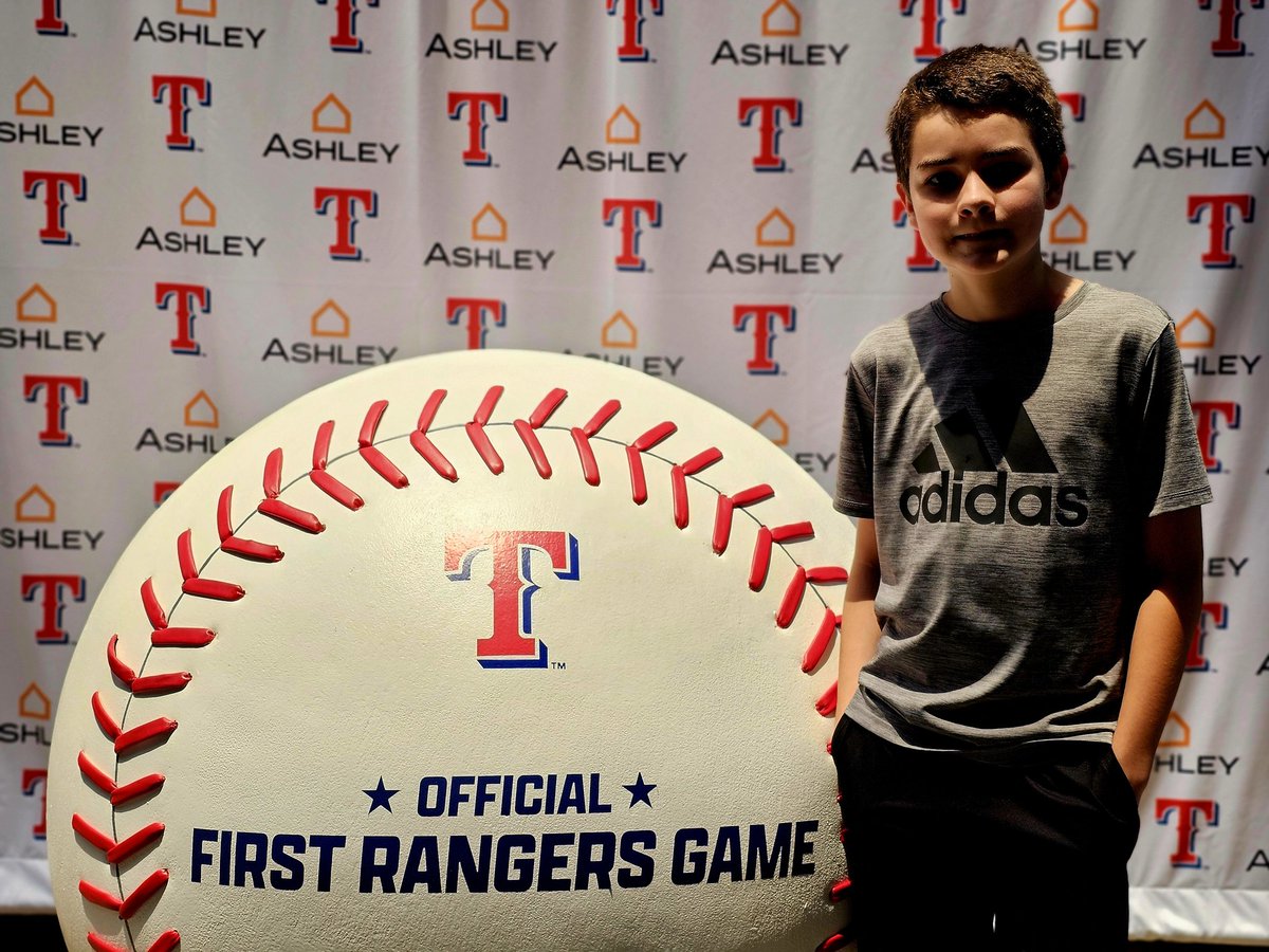 751ALF's tweet image. Big league dreams! @Rangers @Royals @KStateBSB #Family