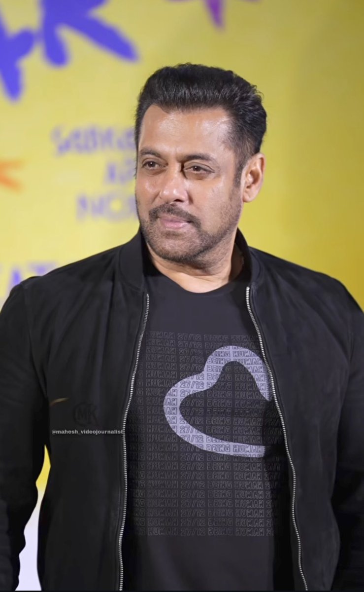 Megastar #SalmanKhan is looking fit and handsome 💥🔥 Bhaijaan is back in Business 🔥