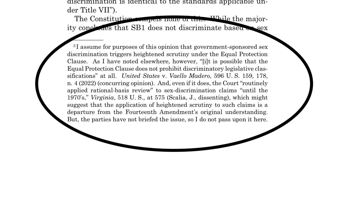 kurtlash1's tweet image. Thoughts on Skrmetti: 1st, no originalist analysis in any opinion other than a suggestive footnote in Thomas' concurrence (see below). 2d, remarkable rehabilitation of Geduldig over past few decades. 3d, the entire Court seems uneasy with EP sex jurisprudence (as they shd be!)