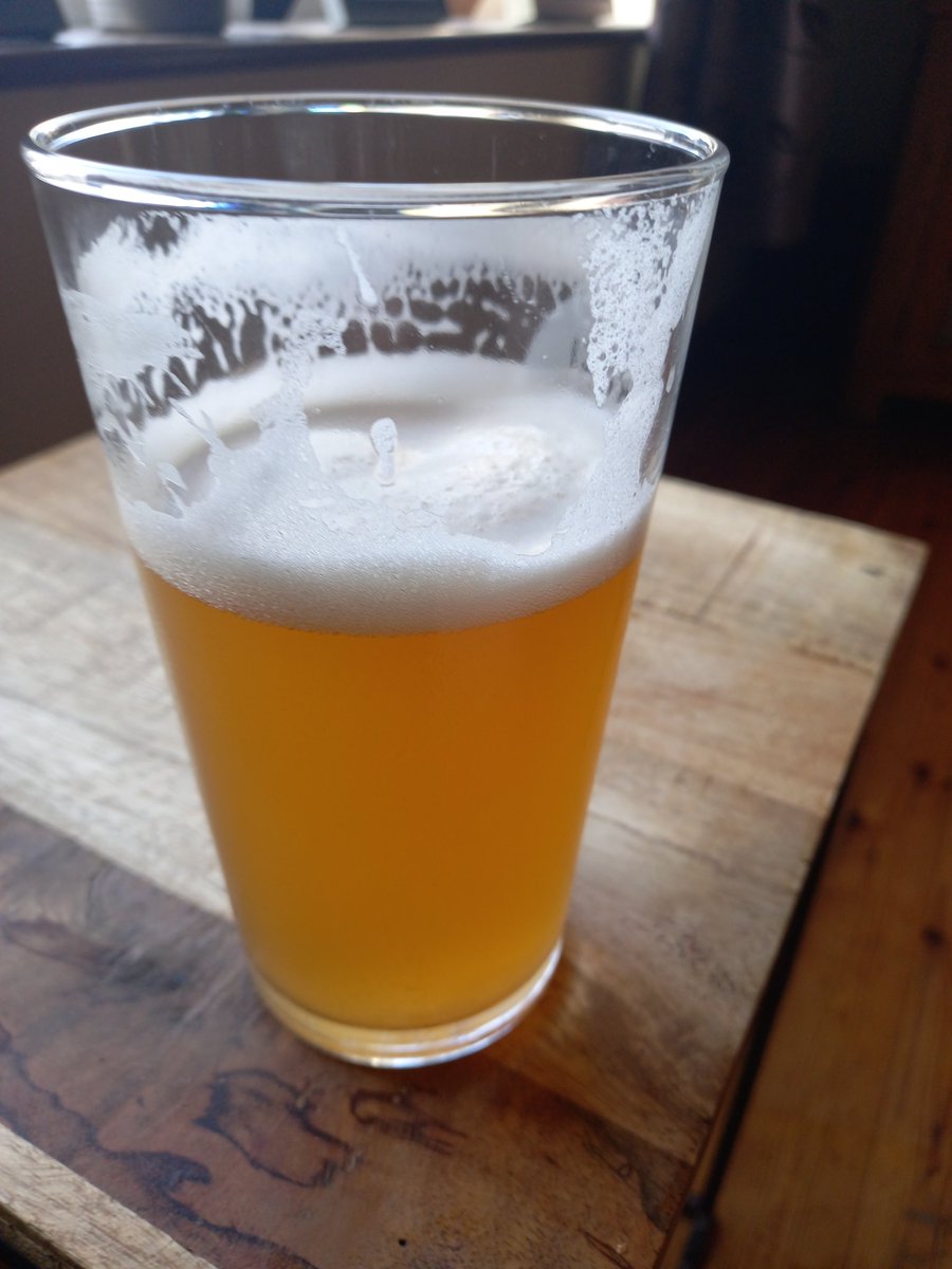 craig1scotty's tweet photo. #SergeantJimmy 7.7% oh man can't believe there not making more of this brew #Saison #DrinkIrish #Supportcraftbeer @BlackDonkeyBeer I'm hurting right now 🍻#CurrentView superb as always https://t.co/DQnSsm55xR