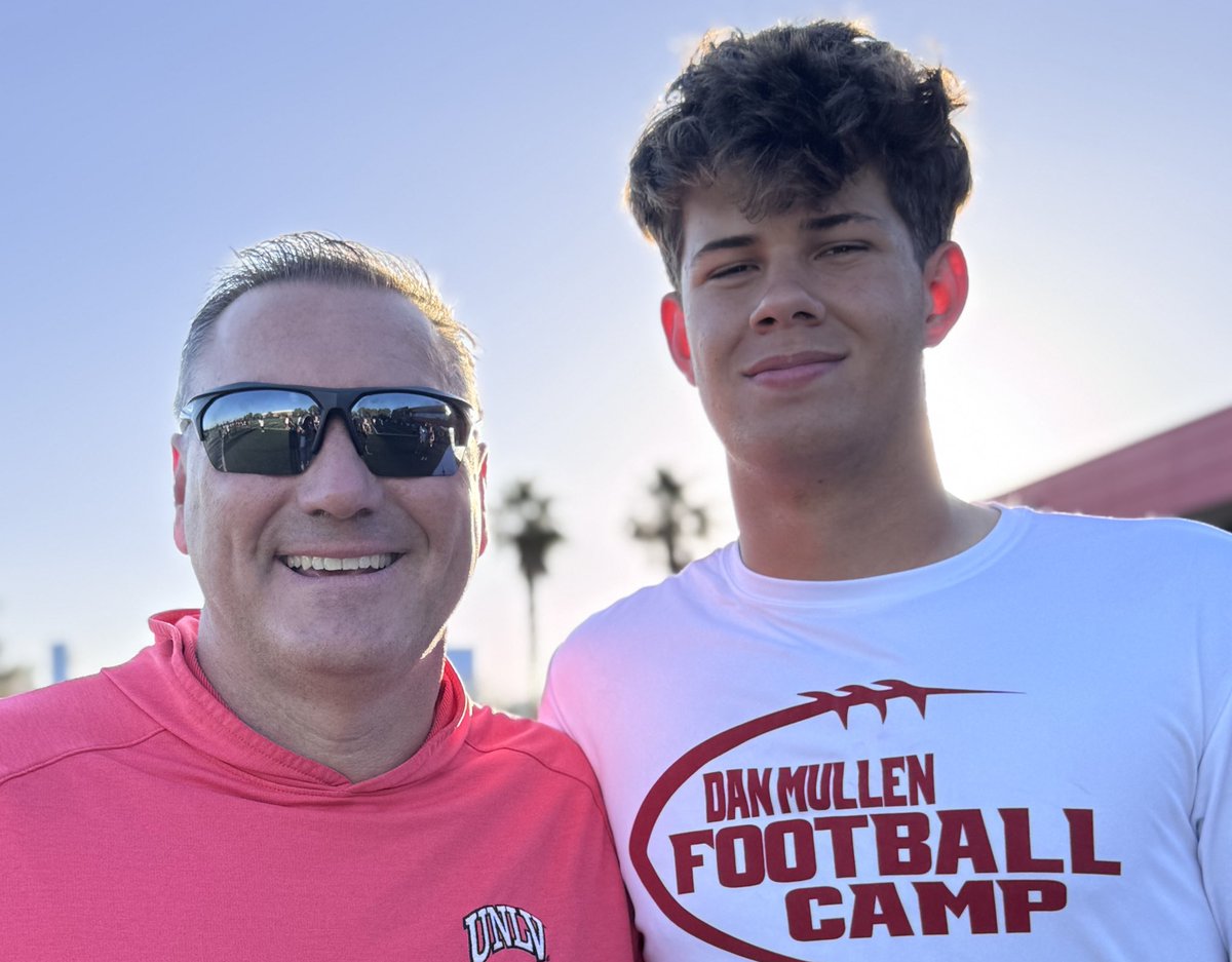 SemisiUluave's tweet image. Incredible experience at UNLV with @CoachLogo, @CoachDanMullen, and @CoachZampese. 6’6” 235 lbs DE puttting in the work to improve everyday, here to compete. The coaching was next level, the facilities were awesome, and the camp experience was excellent— locked in, inspired, and…