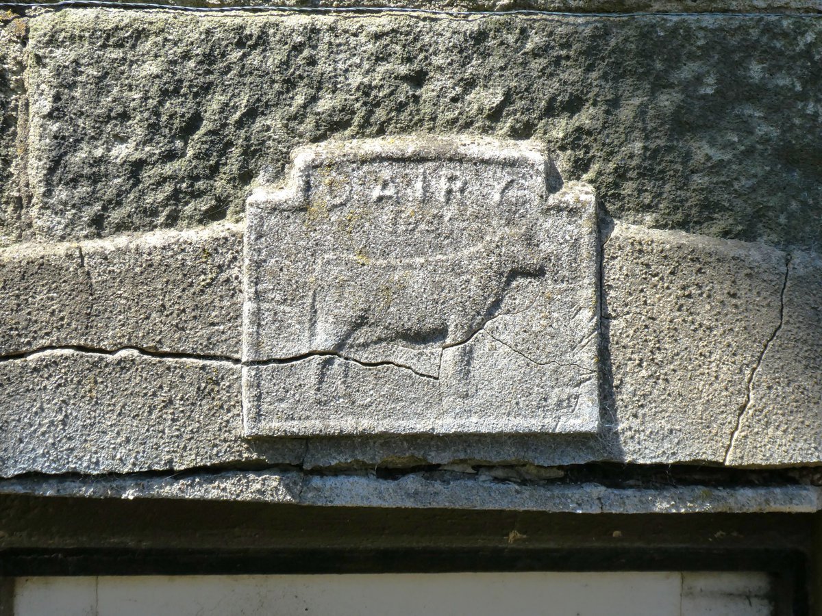 YorksVernacular's tweet image. #AdoorableThursday A dairy door in Mankinholes, Calderdale, West Yorkshire.
