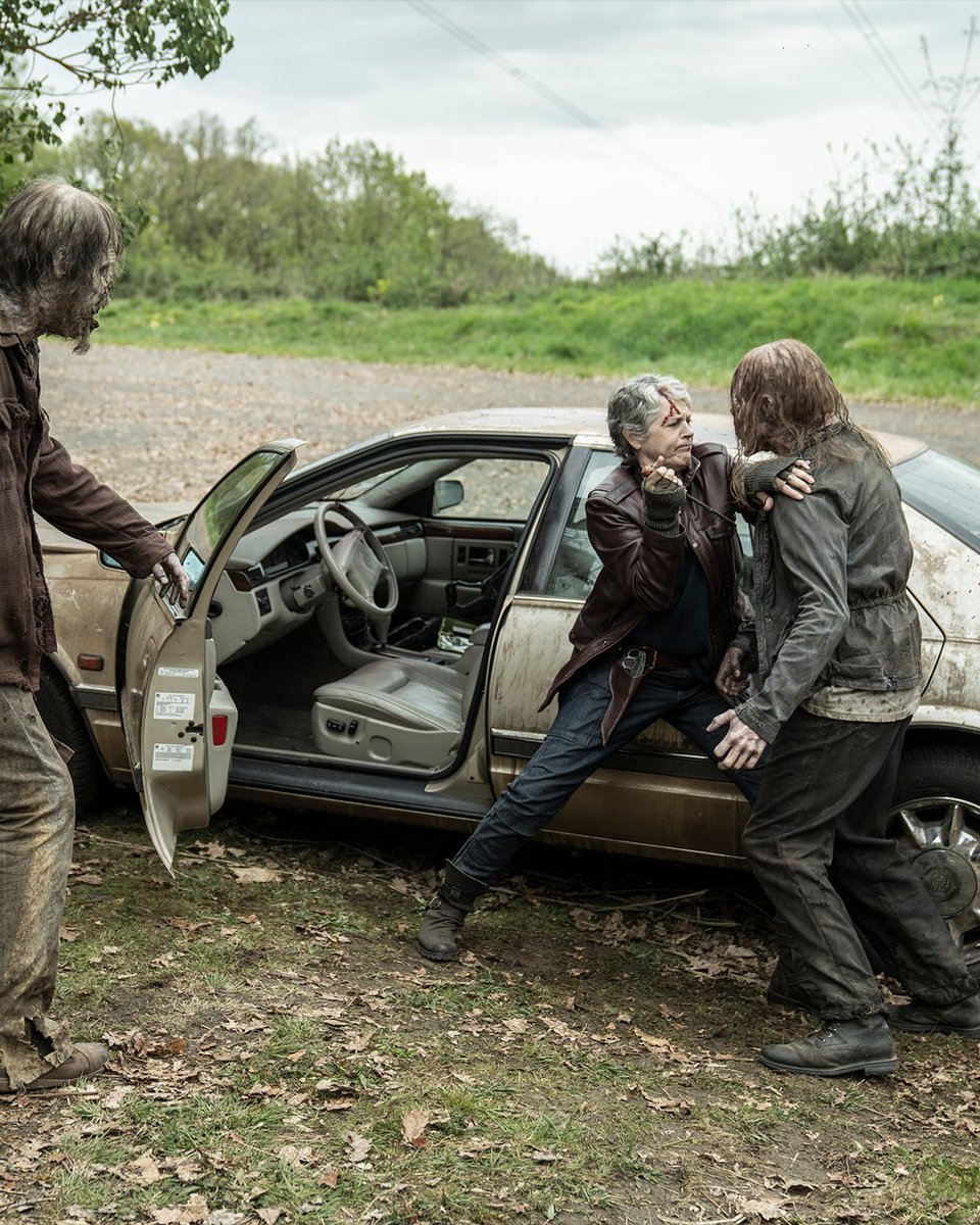 Whether it's New York or France, walkers are still as deadly as ever. 🧟‍♂️ #TWD