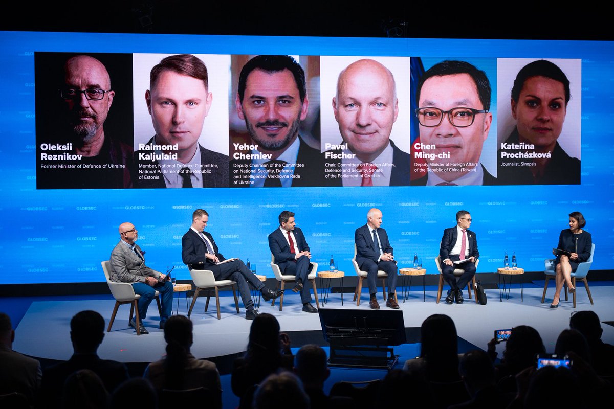 jagello2000's tweet image. Před týdnem začalo Globsec Forum. 🎤 Celá akce se nesla v duchu svého podtitulu “Zvládnout chaos a přejít k činům.”
@GLOBSEC letos slaví 20 let, forum se v Praze konalo již podruhé.
Jsme moc rádi, že jsme i letos mohli být při této důležité akci jako institucionální partner. 🫱🏻…