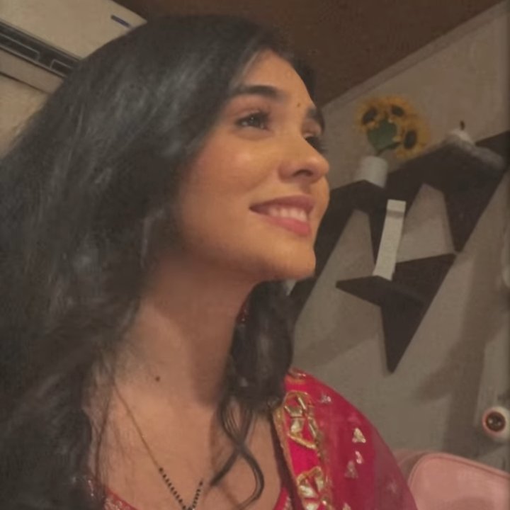 DloverofShivin's tweet image. My Gurlll Pinu ❤️❤️✨✨#PranaliRathod #Pinu #Prarthana