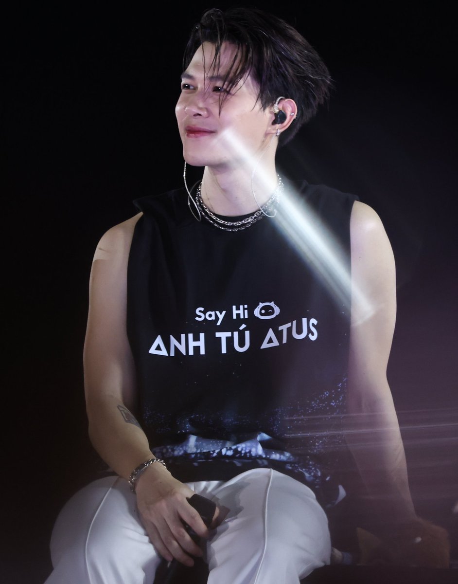 teamatus310's tweet photo. My angel ✨🪽

[250509 - ATSH CONCERT DAY 5 in HoChiMinh City, Viet Nam]
#AnhTuAtus #Atus #AnhTraiSayHi #ANHTRAISAYHICONCERTDAY5 https://t.co/a9IRYUIxu5