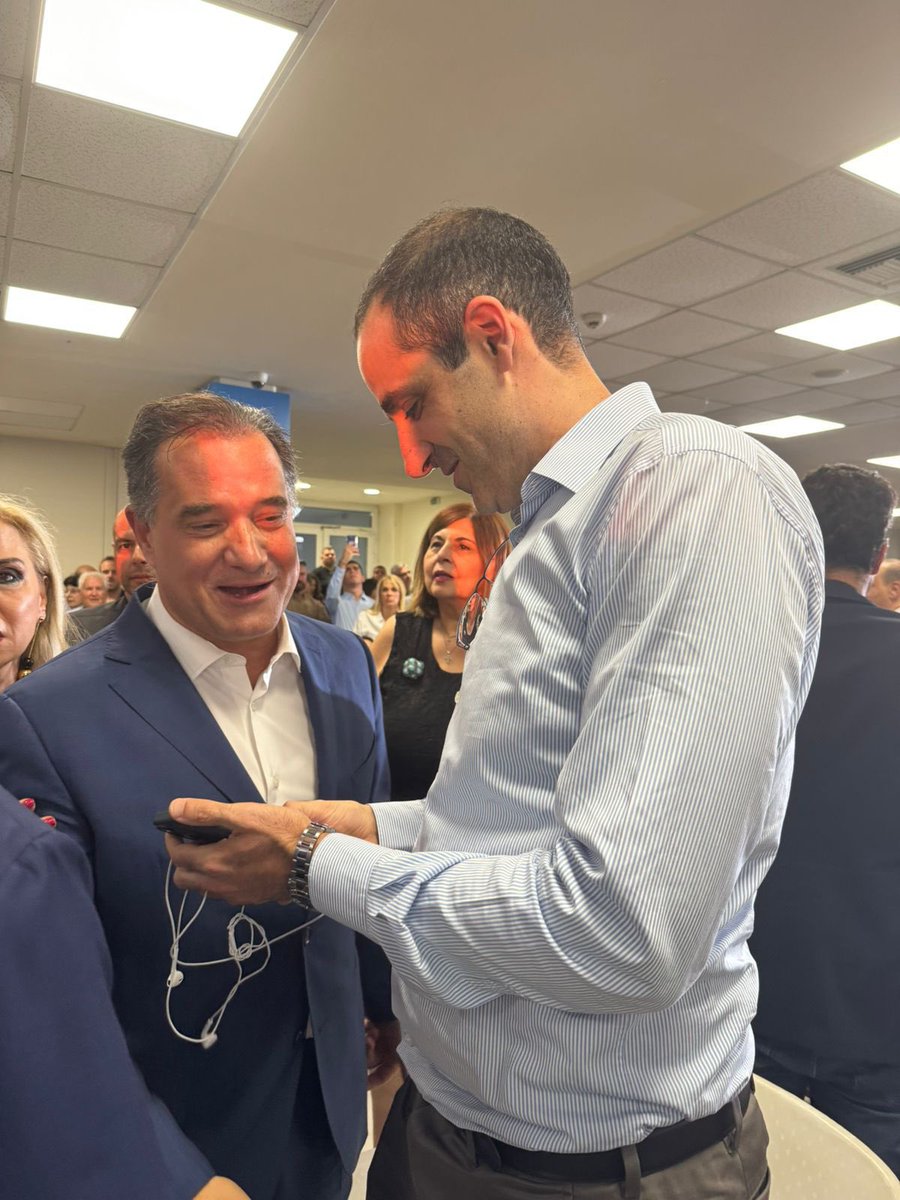 grigoris_d's tweet image. 13 χρόνια @omadaalithias
Μαζί περάσαμε στιγμές έντασης, αλλαγής, ευθύνης.
Μείνατε πάντα στη σωστή πλευρά της ιστορίας. Με στοιχεία, επιχειρήματα και αλήθεια.
Μακριά από την τοξικότητα και τα fake news.
Δίπλα σας μέχρι τέλους.
