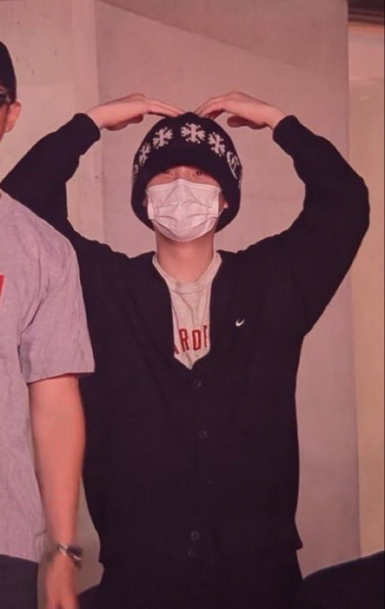 Bellylaugh7's tweet photo. If it wasn't for this little glimpse last week I would be absolutely non-functional right now
#DDayIsComing
#Suga https://t.co/KGYGfhXSJg
