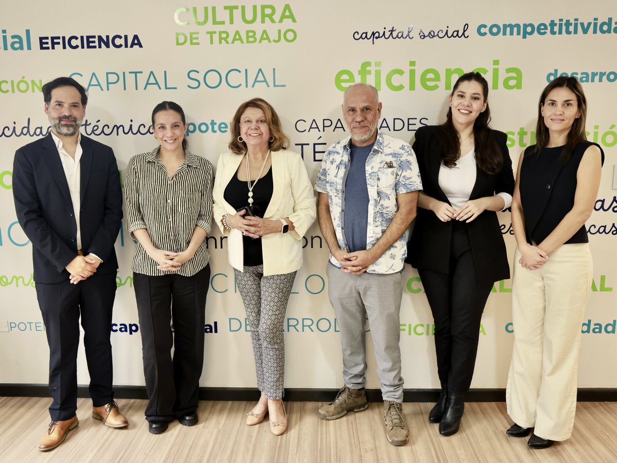 La presidenta de Inter Artis Paraguay, Clotilde Cabral, y el Director General, Carlos Rojas, participaron de una reunión de presentación del gremio en las oficinas de Rediex, con el objetivo de dialogar sobre las perspectivas y desafíos del sector audiovisual paraguayo.