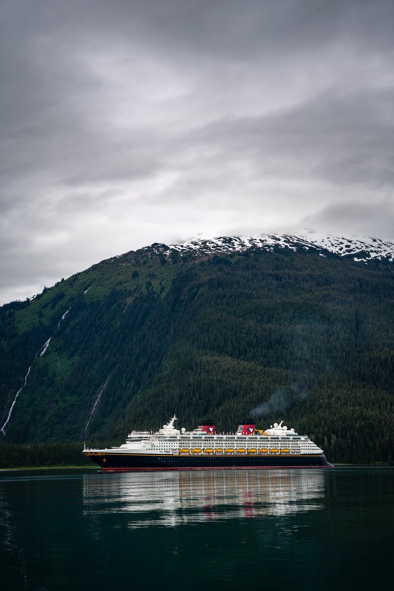 MaxJAckerman's tweet image. Glacier day on @DisneyCruise. The Disney Wonder is gorgeous, and the glacier is something you need to see to believe.