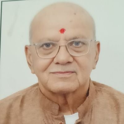 #Sirohi RTI स्पेशलिस्ट कांशीराम रावल की जनहित लड़ाई: "ट्रेन छिनी, पर उम्मीद नहीं"....!

रेल की सीटी अब गांवों के कानों में कम ही गूंजती है, और यात्रियों की उम्मीदें इंजन के साथ पीछे छूटती जा रही हैं, लेकिन पिंडवाड़ा के एक वरिष्ठ नागरिक और सामाजिक कार्यकर्ता कांशीराम रावल इस