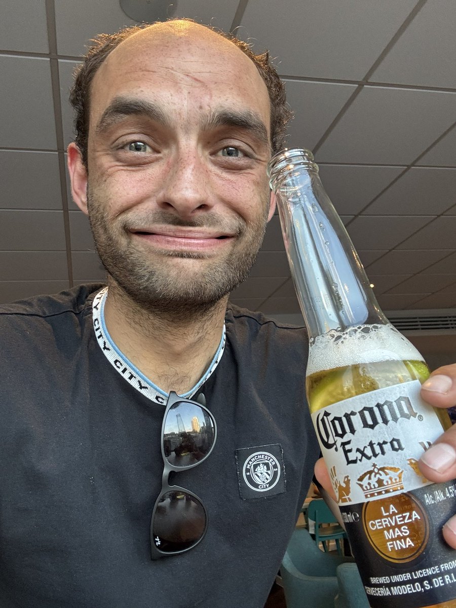 stevengidwaney's tweet image. In London to shoot a commercial and my wonderful agent @JordanAudere @AudereTalent sends yet another wonderful opportunity my way! 💪🖤🧡