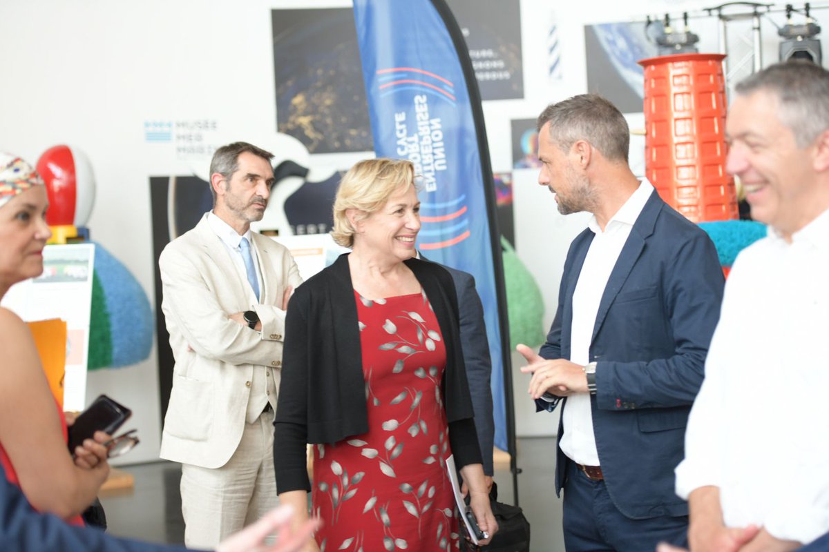 Nathalie Delattre (@n_delattre) on Twitter photo 🚴♀️ À Bordeaux pour le congrès <a href="/UNIONs_c/">UNION des ENTREPRISES Sport & Cycle</a>, acteur clé du tourisme sportif 🇫🇷
Avec 1,8M de touristes à vélo, la France vise la 1ʳᵉ place mondiale du #cyclotourisme d’ici 2030
Un levier pour la décarbonation des transports & un tourisme + durable, + local et + responsable 🚴♀️ À Bordeaux pour le congrès <a href="/UNIONs_c/">UNION des ENTREPRISES Sport & Cycle</a>, acteur clé du tourisme sportif 🇫🇷
Avec 1,8M de touristes à vélo, la France vise la 1ʳᵉ place mondiale du #cyclotourisme d’ici 2030
Un levier pour la décarbonation des transports & un tourisme + durable, + local et + responsable