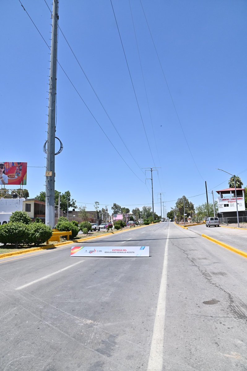 🚧 Hace unos meses arrancamos esta obra y hoy el Boulevard Rebollo Acosta ya es una vialidad moderna que conecta universidades, hospitales, comercios y servicios en Gómez Palacio.
Mejores traslados, más seguridad y calidad urbana para quienes viven, estudian o trabajan en la