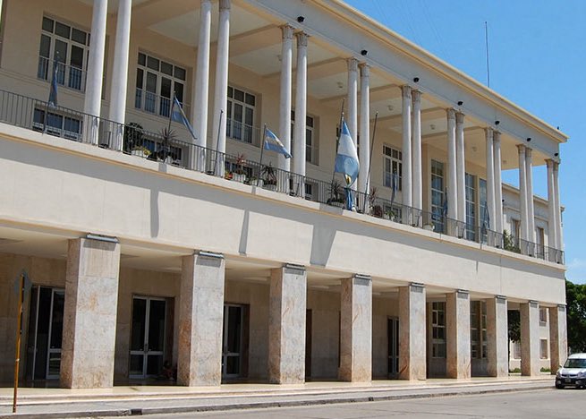 myriprunotto's tweet photo. ¡Feliz cumple @unc_cordoba !

Nuestra querida #UniversidadNacionalDeCórdoba es sinónimo de conocimiento, lucha, libertad, futuro y excelencia. Una institución que nos enorgullece como cordobeses y argentinos.

Por eso la defendemos y acompañamos, porque defender la #universidadpública es defender la igualdad de oportunidades. Y Córdoba, la docta, fue, es y será tierra de pensamiento libre y transformador.

Felicidades por tus 412 años de historia 🏫🎓 

#412AñosUNC #LaDocta