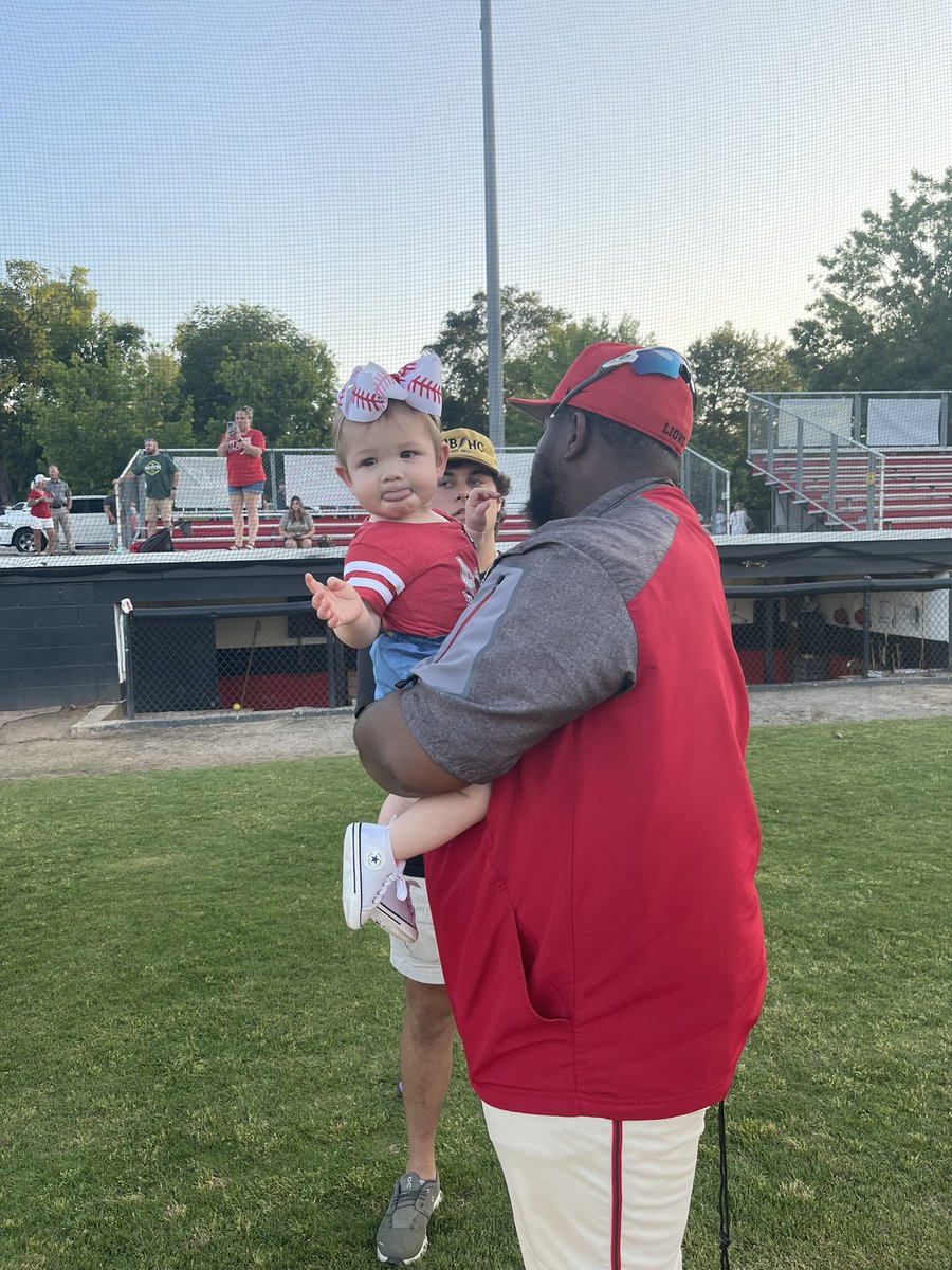 Happy birthday to Lilly’s favorite uncle and a true friend! <a href="/teamfitzz/">johnn</a>