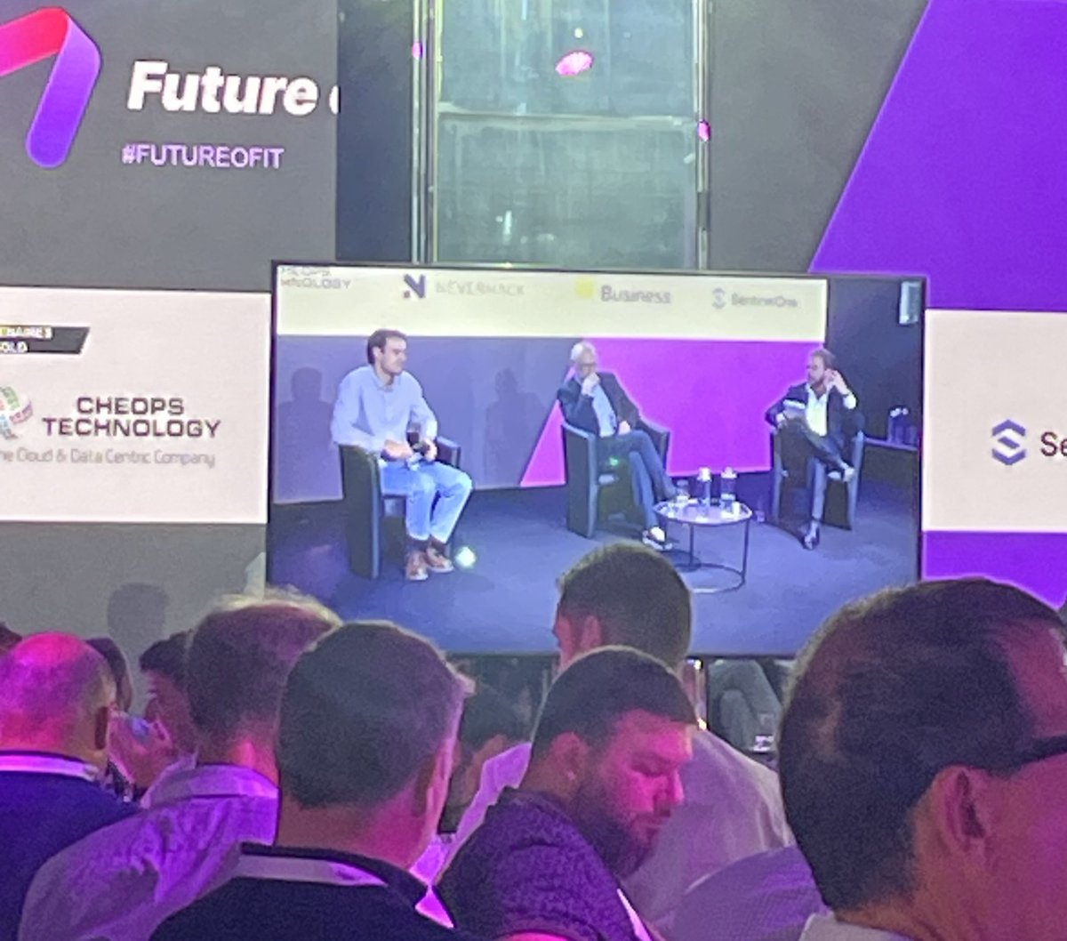 Intervention de Robin Rivaton, entrepreneur et investisseur français, lors de la table ronde #IA :
« La formation à l’IA comme rempart pour faire de l’IA une révolution et non une bulle » 
#FutureOfIT