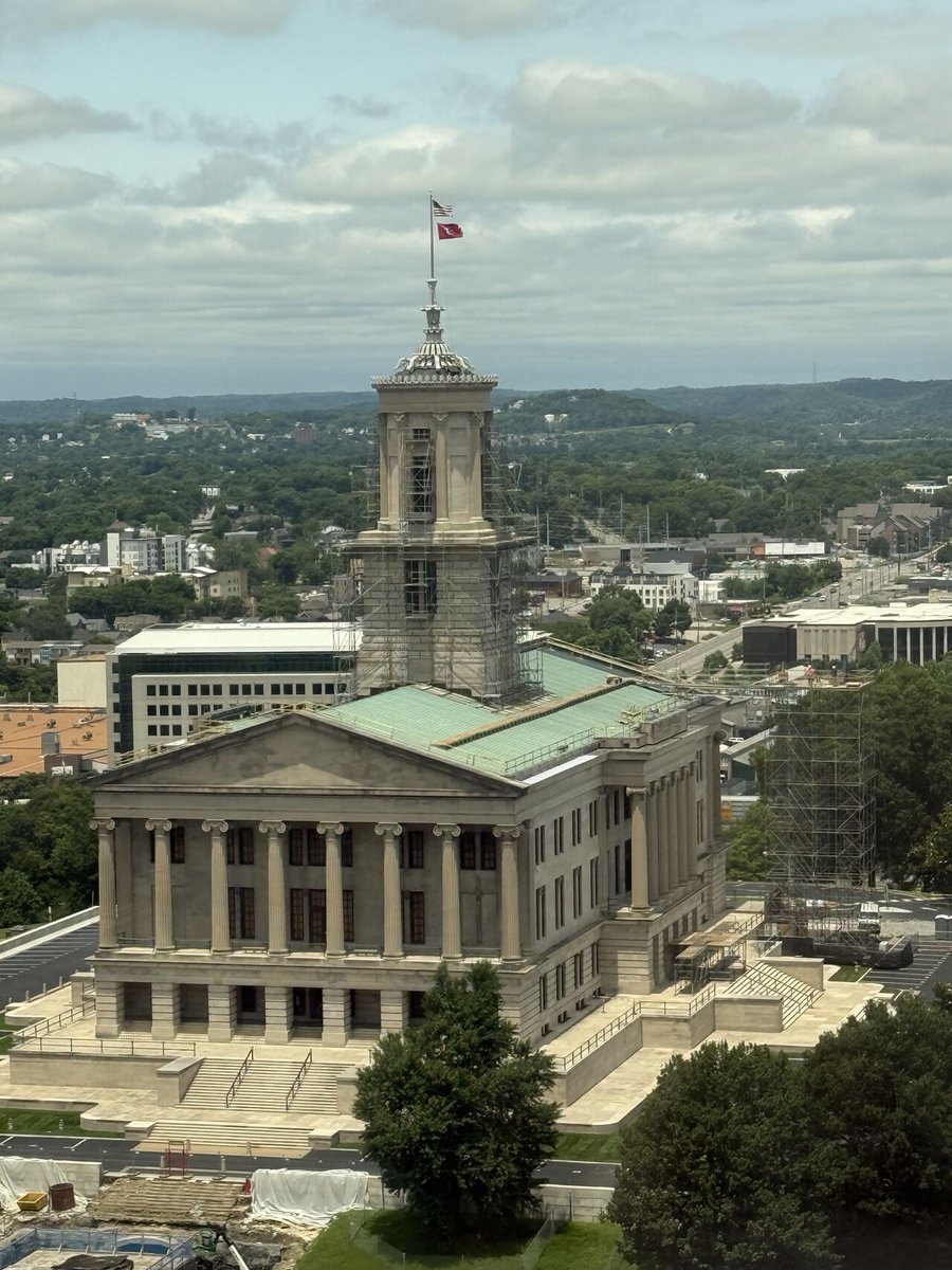 H_B_Strategies's tweet image. Our powerhouse team in Nashville @HB_StrategiesTN - Meagan Frazier, Estie Harris, and McCasland Podlesney - enjoys a fitting bird’s-eye view of the Tennessee State Capitol and its refresh this summer - new windows, doors and roof are on the way.
Perfect perspective for a team…