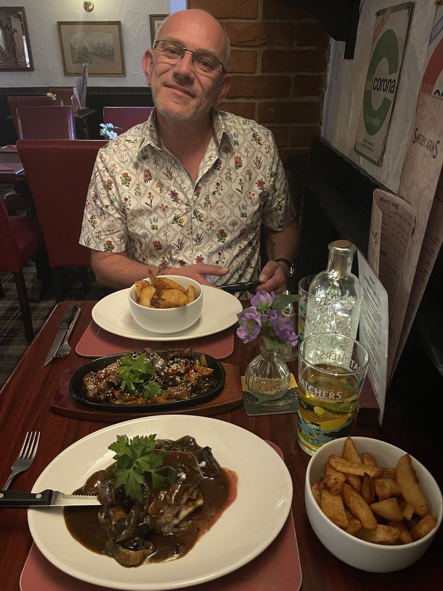 Amazing food and company 🥰 Happy Birthday Shaun 🎉😍