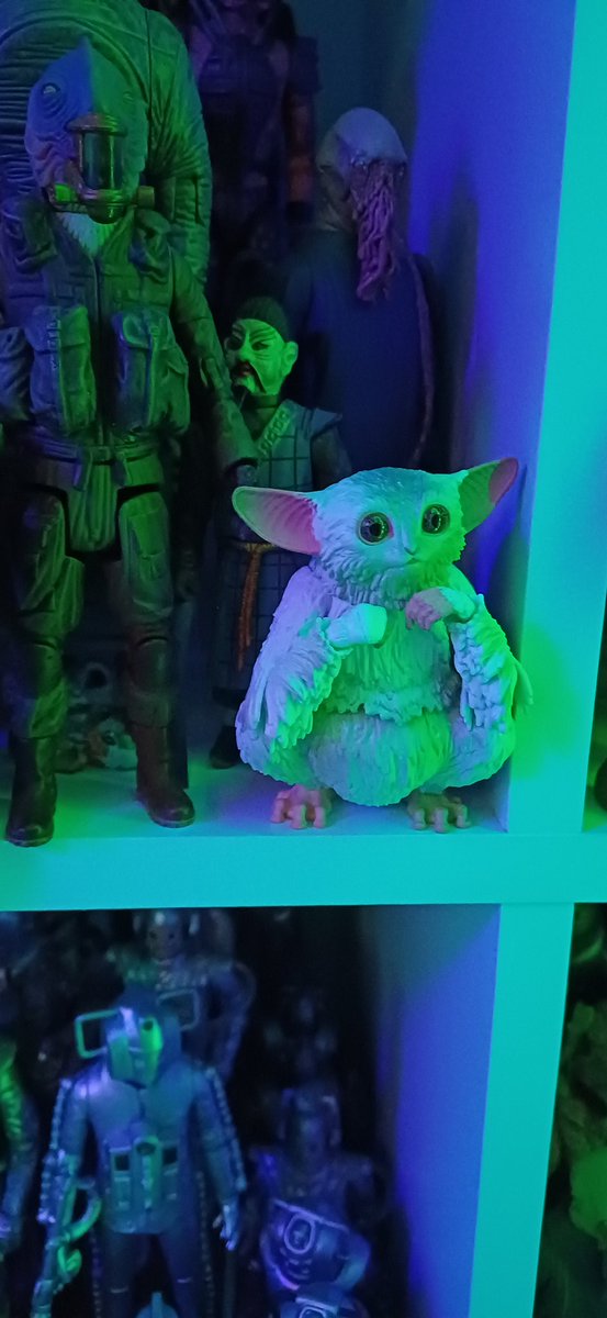 ShardzDW's tweet image. New toys 👶
Meep figure has a good bit of weight on it, definitely in the top 10 most ideal to pelt at someone's head