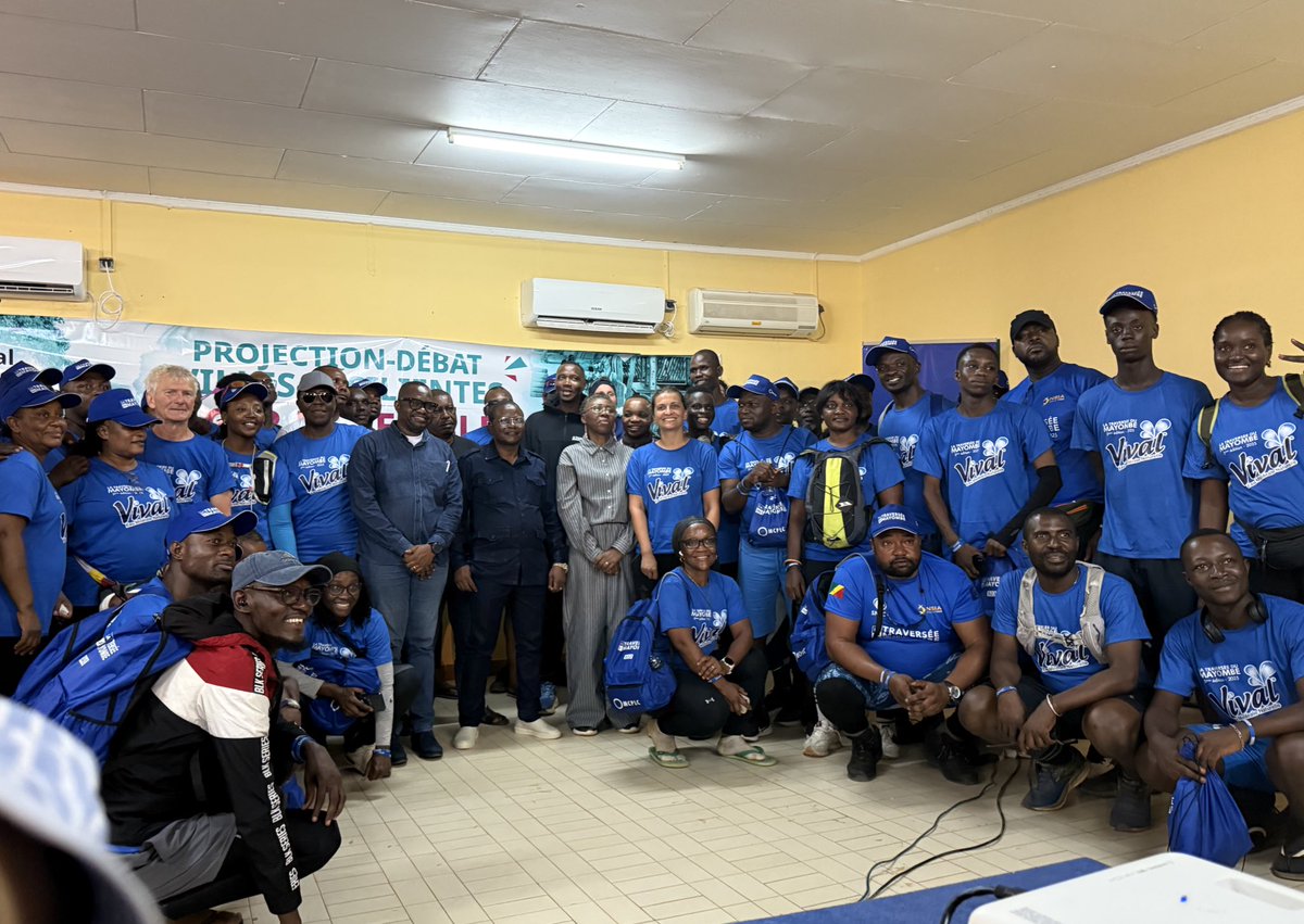 UeCongoBrazza's tweet photo. 📍Le 9 Juin à #Nkayi pour le #MoisDeLEurope 🇪🇺  🎥 Projections de Villes Résilientes &amp; Pour quelques barres de chocolat  💬Discussions sur les villes durables, la lutte contre le diabète et la citoyenneté active🙏 Merci à tous pour cette journée riche et engagée ! https://t.co/4QN3ZGWnAC