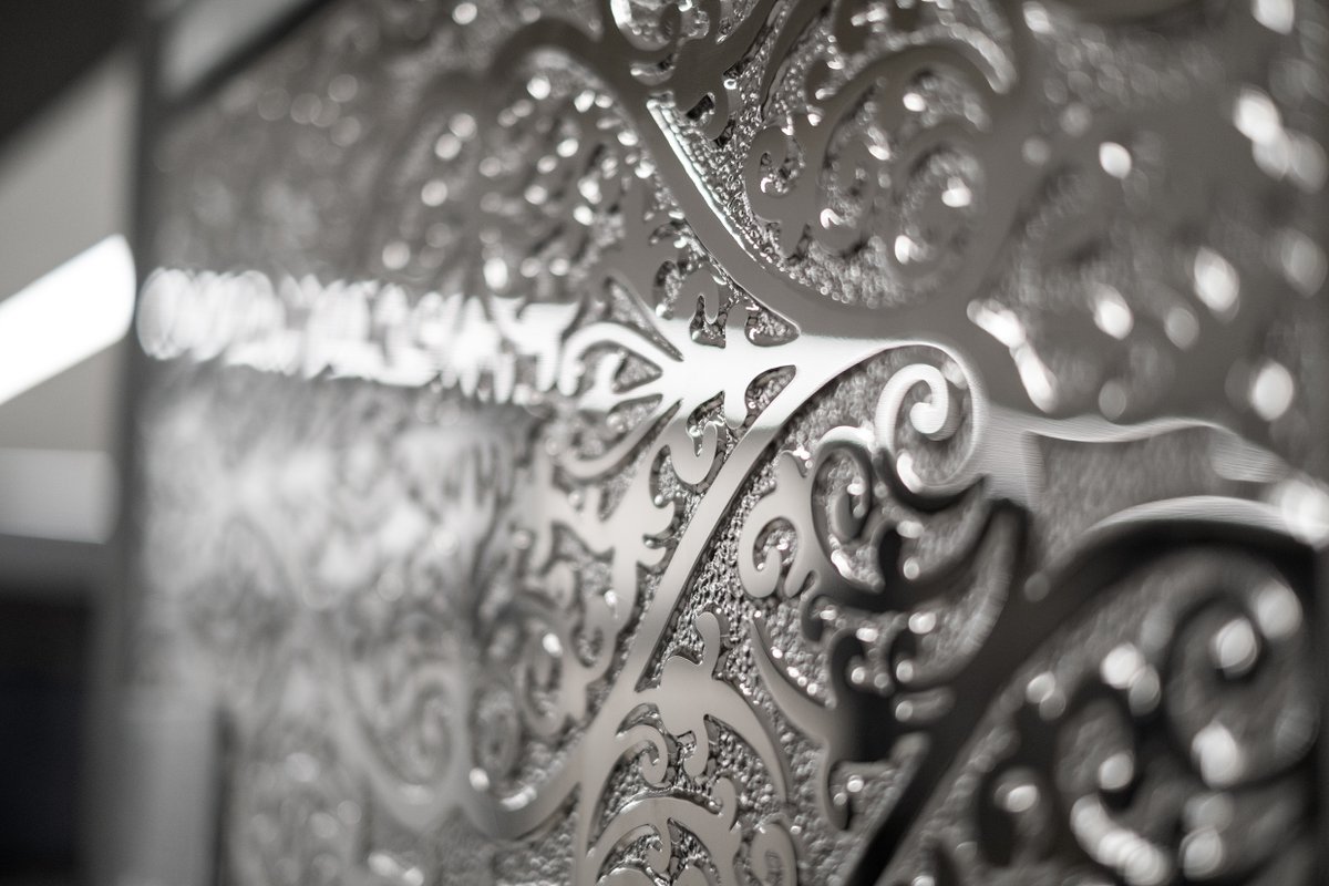 Gold or silver — which side of luxury are you on? ✨
These mirror-finish tiles are pure statement pieces.
Exclusively at British Ceramic Tile, Leeds.
#britishceramictile #bctleeds #leedsshowroom #luxurytiles #mirrortiles #goldtiles #silvertiles #wallfeature #interiordesignuk