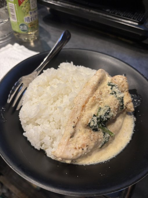 Cafe＆Bar　ぷりん　元アイドル、現役アイドルの在籍するコンセプトカフェ