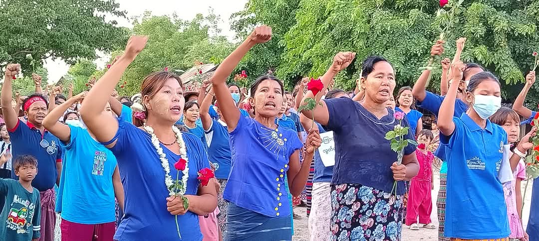 naingnaingaung's tweet photo. In Sagaing Region today, the This Revolution Has No Turning Back column merged defiance with hope: staging a #FlowerStrike and #BlueshirtCampaign for National Leader Daw Aung San Suu Kyi’s 80th birthday. Two symbols, one unwavering demand: #FreeASSK. ✊💙🌸
#2025Jun19Coup https://t.co/bLa1mXuzwr