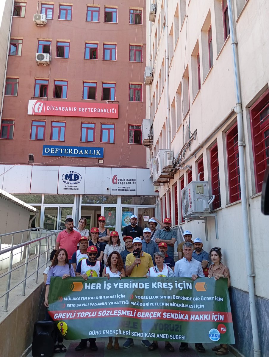 Toplu görüşme taleplerimizi iş yerleri önlerinden açıklıyoruz...

📍 BES Amed Şube | Defterdarlık önü

✔️ Yoksulluk sınırının üzerinde ücret ve refah payı verilsin!
✔️ Ek ödemeler temel ücrete yansıtılsın!
✔️ 3600 ek gösterge bütün kamu emekçilerine verilsin!
✔️ Mülakat