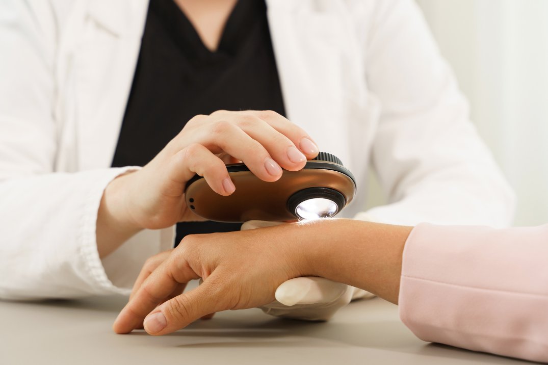 Coming to today's game? Be sure to stop by the 200 Level Concourse in between the New Era Team Store and Section 223 for free skin cancer screenings from 11:30 a.m. until 1:30 p.m.

These quick and painless examinations will be led by Yankees Team Dermatologist Dr. Darrell Rigel,