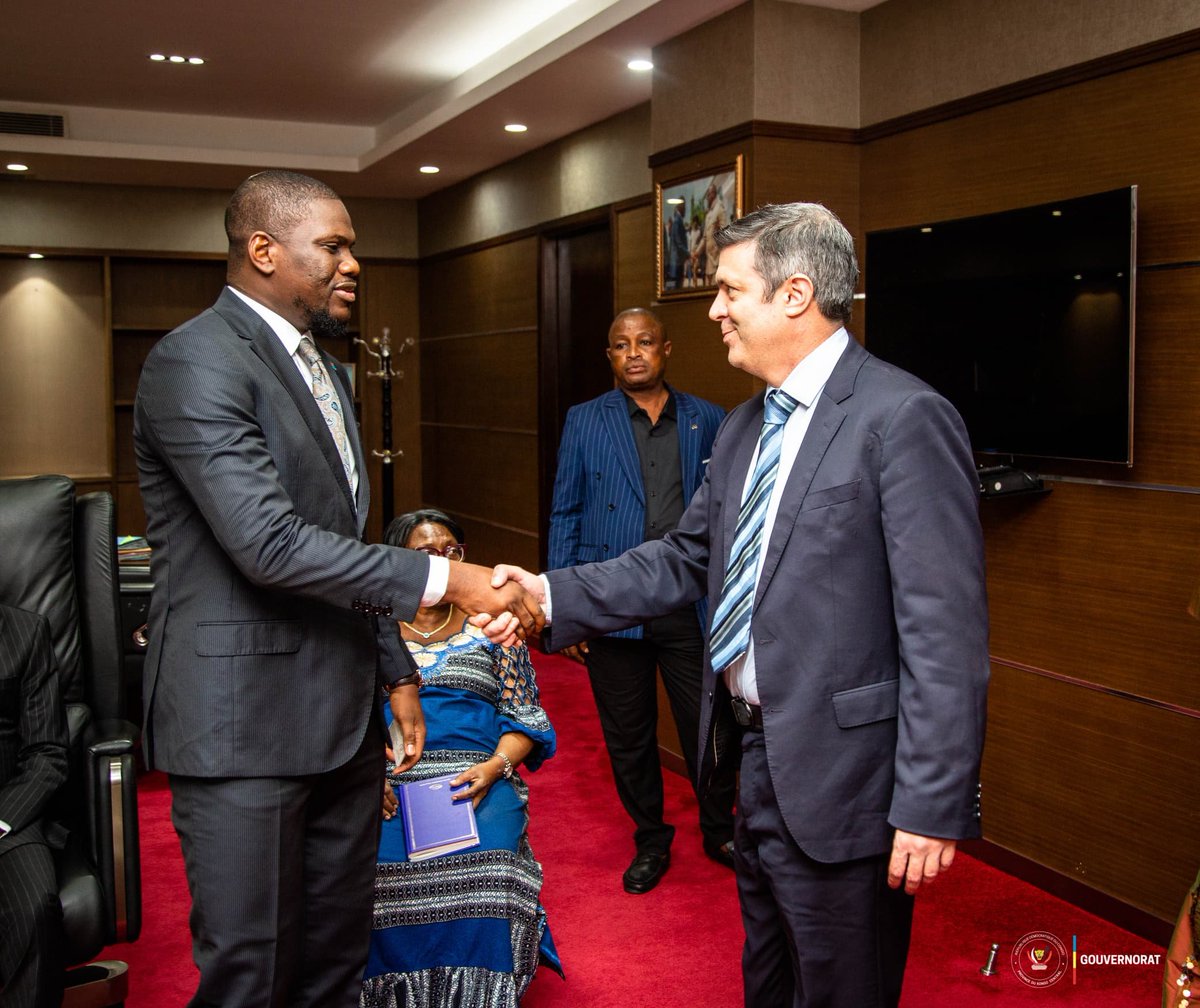 KongoMediaRDC's tweet photo. #RDC | Le directeur général de la société #Perenco, basée à #Muanda, Ludovic #Malcoste, a rencontré ce jeudi le gouverneur de province, Grâce #Bilolo. En plus des civilités d’usage, les échanges ont porté sur le partenariat entre l’entreprise et le gouvernement provincial. @KongoMediaRDC