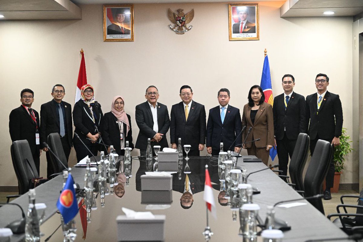 អគ្គលេខាធិការអាស៊ានបានជួបពិភាក្សាការងារជាមួយឯកឧត្តមបណ្ឌិត Laksana Tri Handoko ប្រធានកិច្ចប្រជុំថ្នាក់រដ្ឋមន្ត្រីអាស៊ានស្តីពីវិទ្យាសាស្ត្រfacebook.com/share/p/19W9DW…