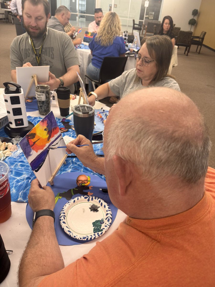 Dr. Holly 🆂🅲🅷🆁🅰🅶🅴 tweet media