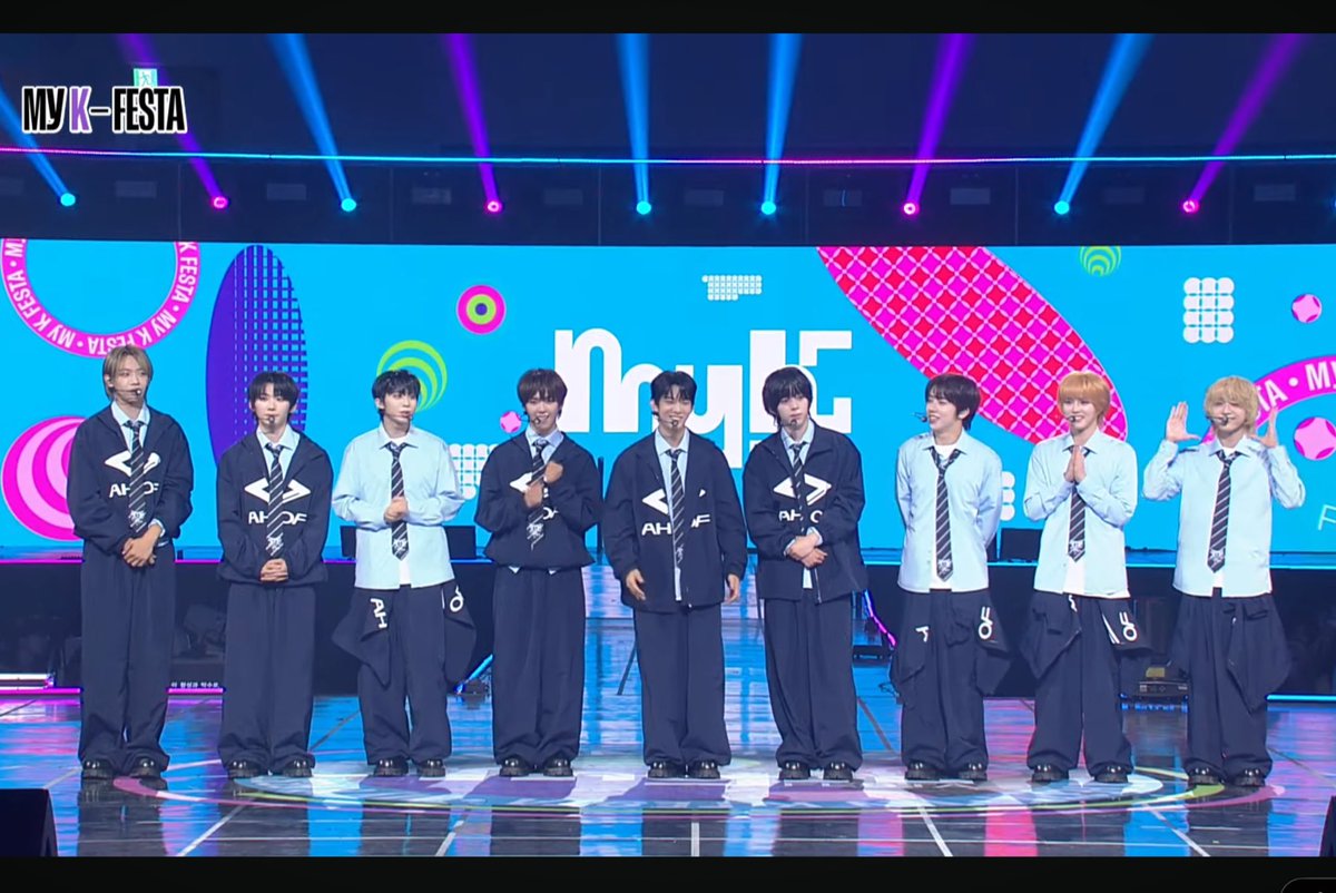 flappybernsss's tweet image. I’M EMOTIONALLY HAPPY AND PROUD OF YOU OUR NINE!
AHOFs 1ST STAGE AT MYKFESTA
#AHOF_MyKFESTA2025
#마이케이_아홉첫무대
#마이케이페스타
@ahof_official