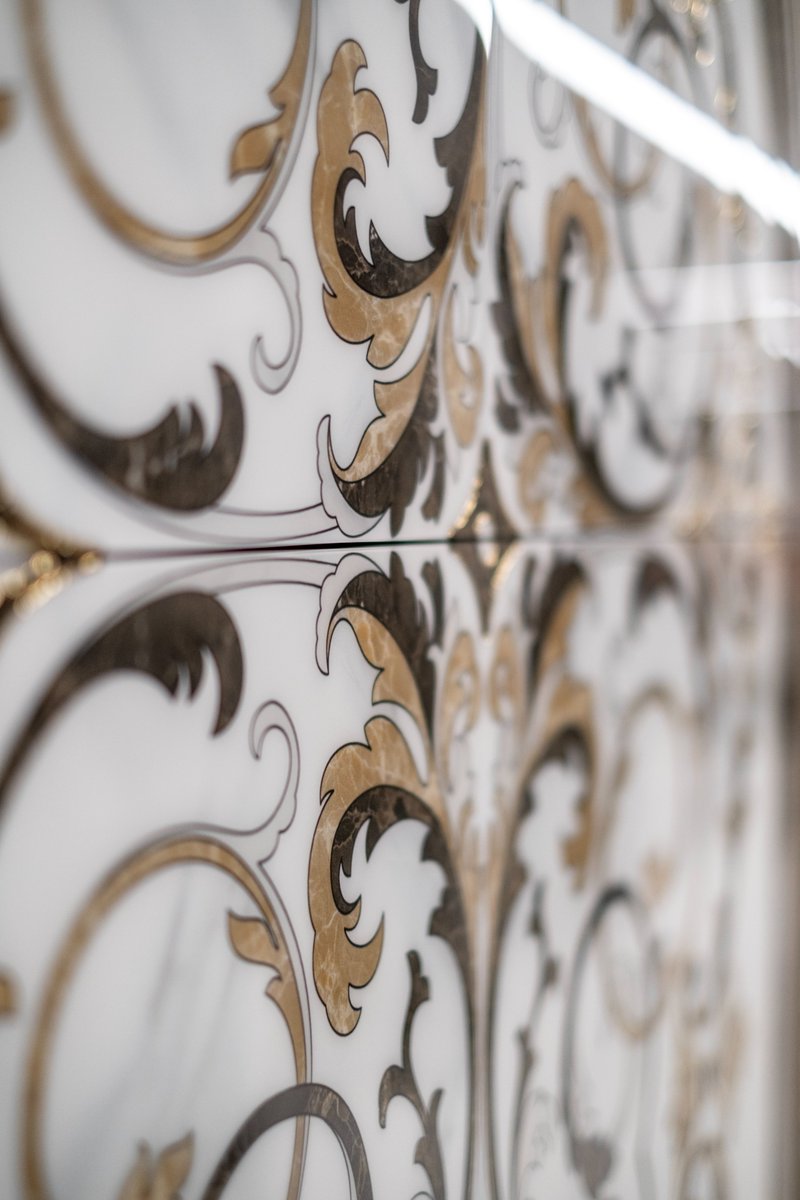 24k elegance, etched in marble ✨
This decorative tile fuses luxury detailing with timeless style.
Only at British Ceramic Tile, Leeds.
#britishceramictile #bctleeds #leedsshowroom #luxurytiles #goldtiles #decorativetiles #versacetile #highendinteriors #interiordesignuk