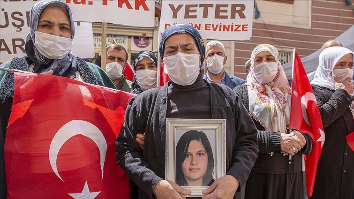 GSHK26000's tweet photo. Back in 2021 her family members were protesting for her return from the PKK in northern Iraq. Seems like she made the wrong choice. https://t.co/PVDitnzb3x