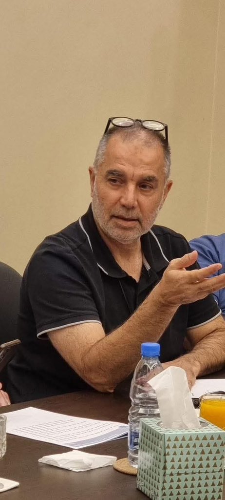 موجة اعتقالات جديدة في لبنان ، الواجهة الإعلامية للتهم تحت مسمى اما الواقع تصفية حسابات معارضين لحزب الله !

وكأن ازلام الحزب في الأجهزة الامنية يأخذون ثأر سقوط هذا التنظيم عسكريا ، عبر القمع والاعتقالات التعسفية .

اعتقال العقيد " عميد حمود"  
في الواجهة الإعلامية اعتقاله متعلق