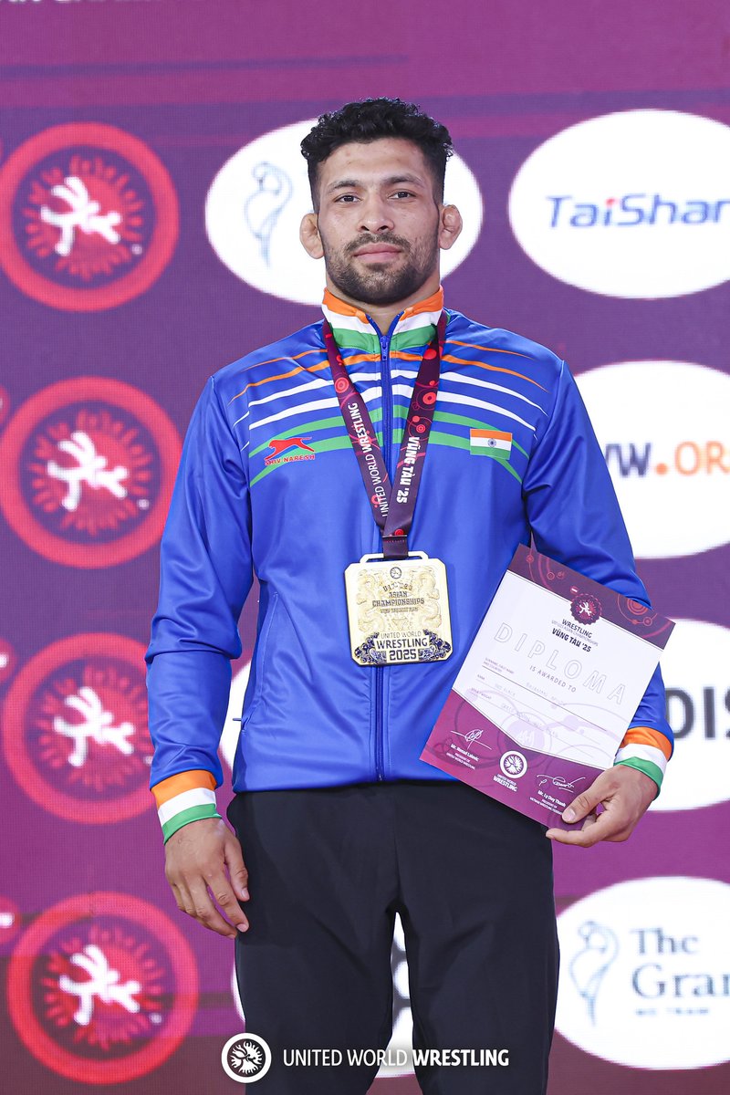 मांडोठी के लाल सुमित दलाल बने जूनियर एशियन चैंपियन 🇮🇳🥇 

U23 एशियन कुश्ती चैंपियनशिप के 63 KG ग्रीको रोमन वर्ग में पहलवानों की खान रहे गांव मांडोठी (जिला झज्जर,हरियाणा) के लाडले सुमित दलाल ने जीता Gold मेडल 🇮🇳🏅

बहुत बहुत शुभकामनाएं चैंपियन 🙏